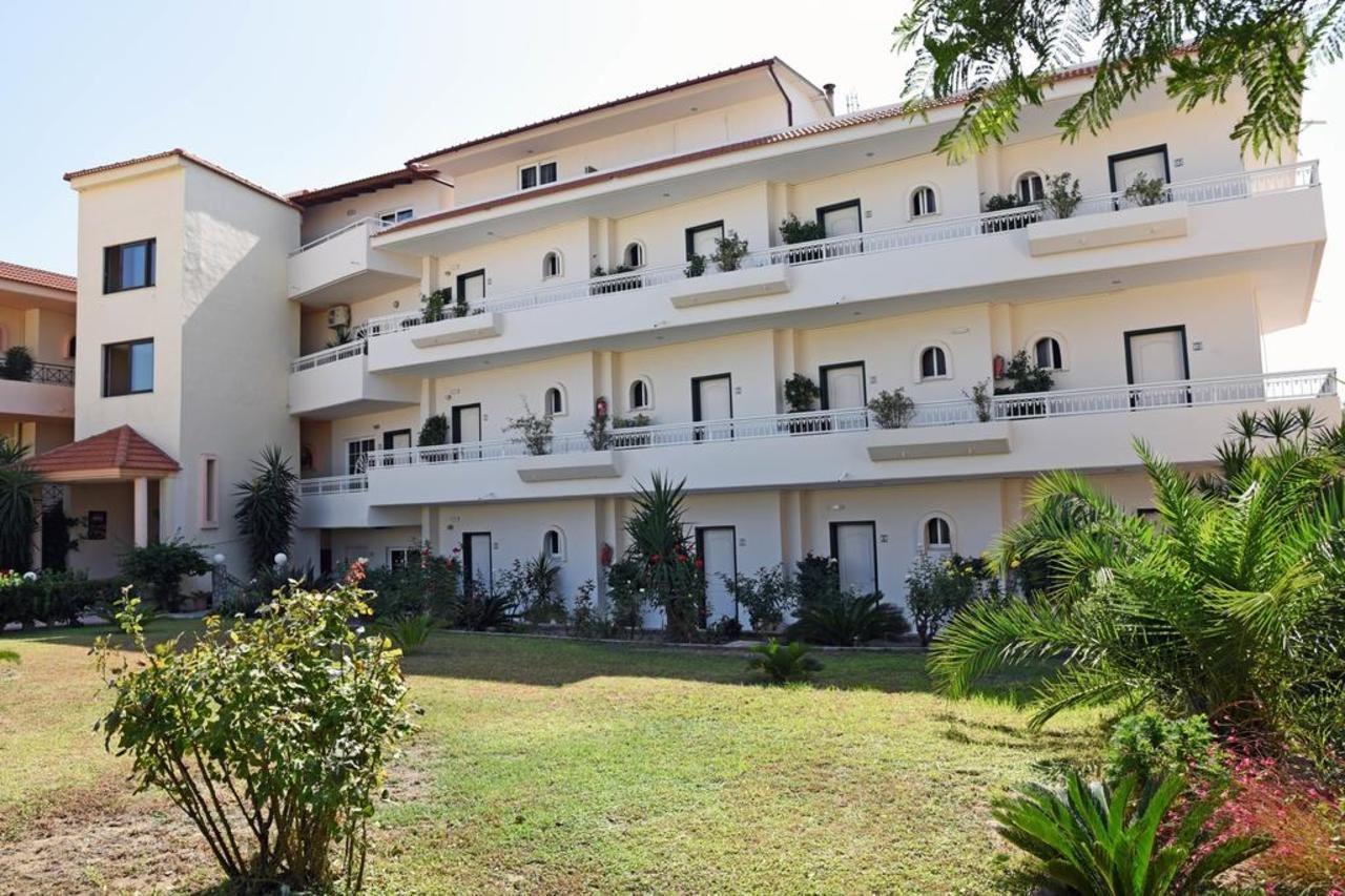 פליראקי Lyristis Dinos Studios & Apartments מראה חיצוני תמונה