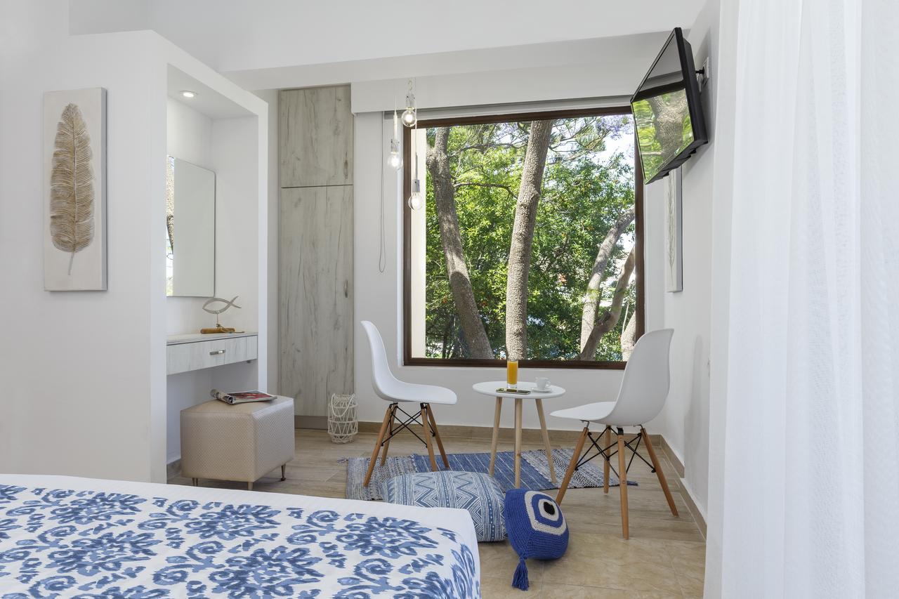 פליראקי Lyristis Dinos Studios & Apartments מראה חיצוני תמונה