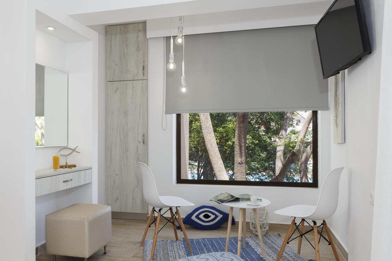 פליראקי Lyristis Dinos Studios & Apartments מראה חיצוני תמונה